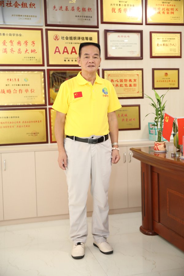 蔚莱策略 “中国好人”刘选仁：积“小善”而成大爱，为4800多个家庭送去温暖